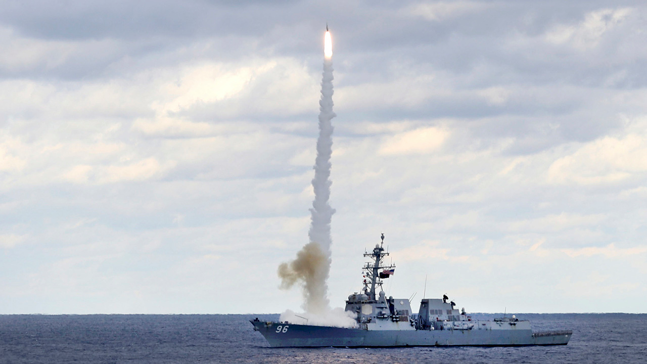 Raytheon se prépare à construire des missiles guidés radar lancés par des navires SM-2 pour ses alliés américains dans le cadre d’un accord de 8,5 millions de dollars