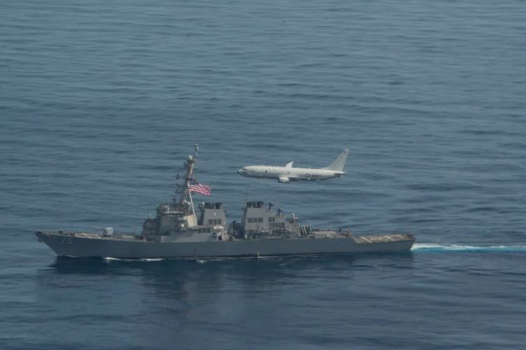 Deux destroyers américains entrent en mer Noire; La Russie répond