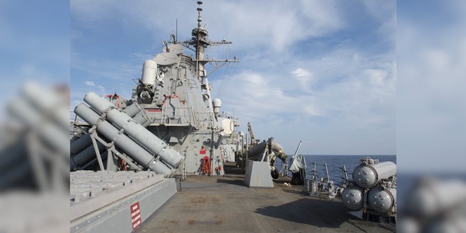 Destroyers d’armes de la marine dotés de nouvelles défenses contre les drones, les avions et les missiles