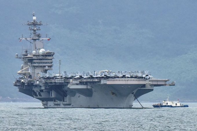 Deux groupes de transporteurs américains effectuent des exercices en mer de Chine méridionale