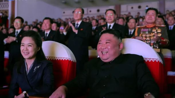 Corée du Nord : l’épouse de Kim Jong-un vue en public pour la première fois depuis un an