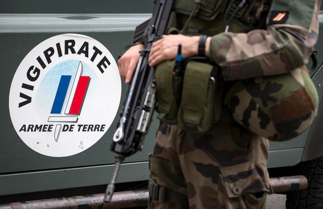 “Mediapart”: une cinquantaine de militaires aux convictions néonazies dans l’armée française