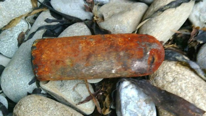 WW2: Brest. Un obus retrouvé sur la plage du Dellec à l’entrée du Goulet L’objet rouillé qui a attiré l’œil d’un promeneur ce dimanche 21 mars 2021 sur une plage bordant l’entrée du Goulet de Brest était bien un explosif.