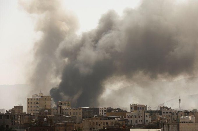Les Houthis du Yémen attaquent le centre pétrolier saoudien avec des drones et des missiles