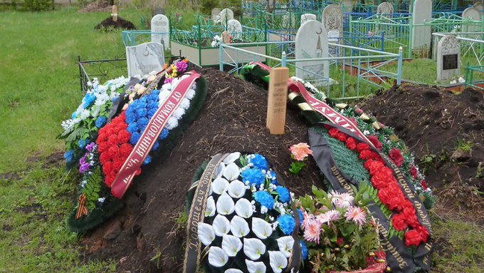 Les villes russes se préparent à des enterrements de masse alors que le Kremlin amasse des troupes aux frontières ukrainiennes