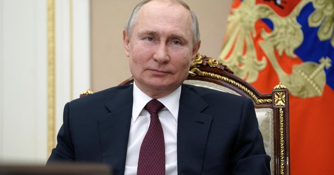 Poutine signe une loi lui permettant de remplir 2 mandats supplémentaires en tant que président de la Russie