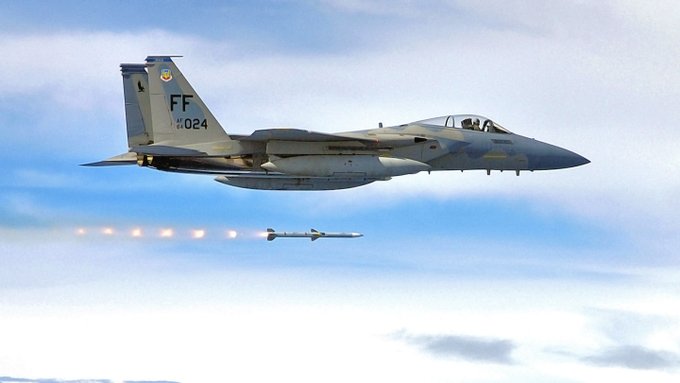 Le F-15 Eagle obtient le tir de missile air-air «le plus ancien connu» lors des essais de l’US Air Force