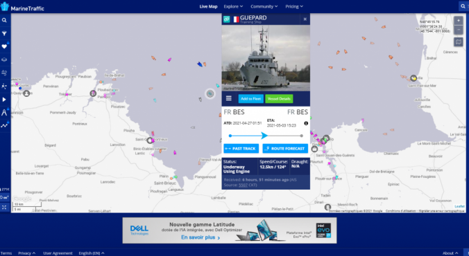 La marine nationale française déploie 6 navires dans la baie de Saint-Brieuc en Bretagne pour sécurisé un chantier de parc éolien