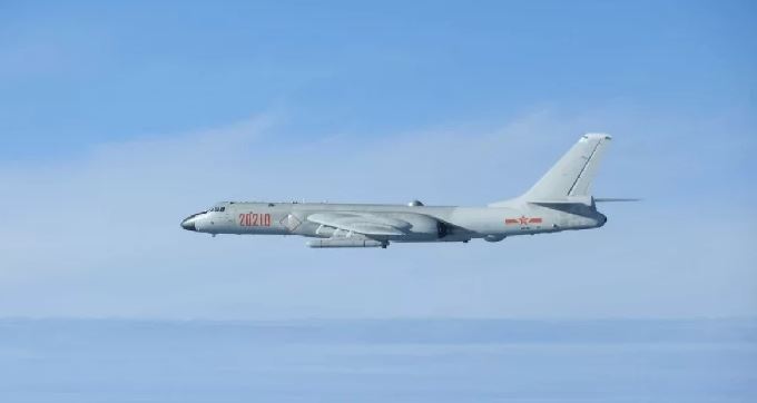 Des dizaines de bombardiers chinois H6-K effectuent des exercices de tir réel de 9 heures alors que la tension monte à Taiwan