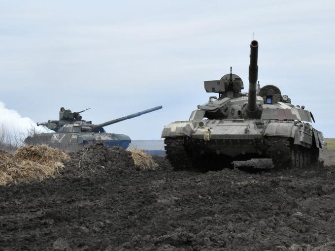 L’Ukraine répète l’attaque de chars repoussant près de la Crimée annexée par la Russie