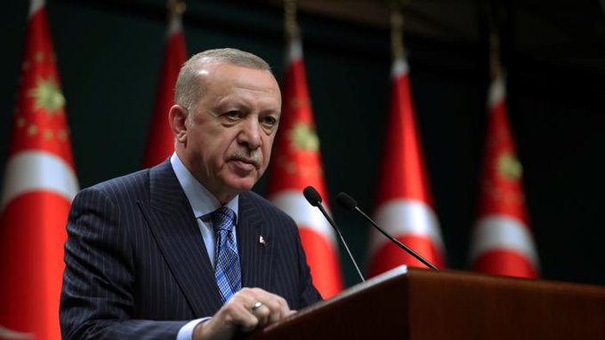 Un chef militaire kurde syrien tué lors d’une opération turque, annonce Erdogan