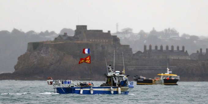 Londres rappelle ses patrouilleurs après le départ des bateaux français de Jersey