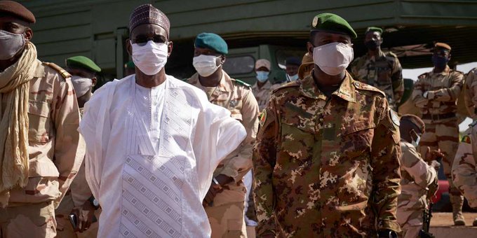 Nouveau coup de force militaire au Mali, le président et le Premier ministre arrêtés
