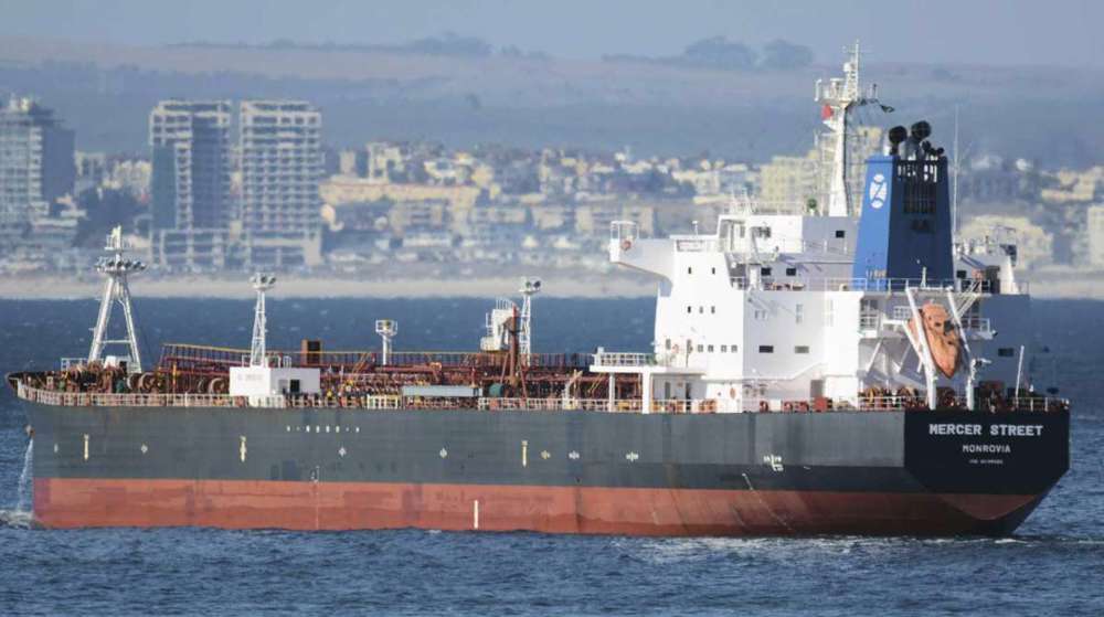 2 membres d’équipage tués lors d’une frappe sur un navire exploité par Israël ; Jérusalem accuse l’Iran
