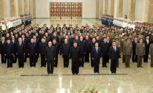 Un haut responsable militaire confirmé alors que Kim Jong Un fait une apparition clé pour les vacances