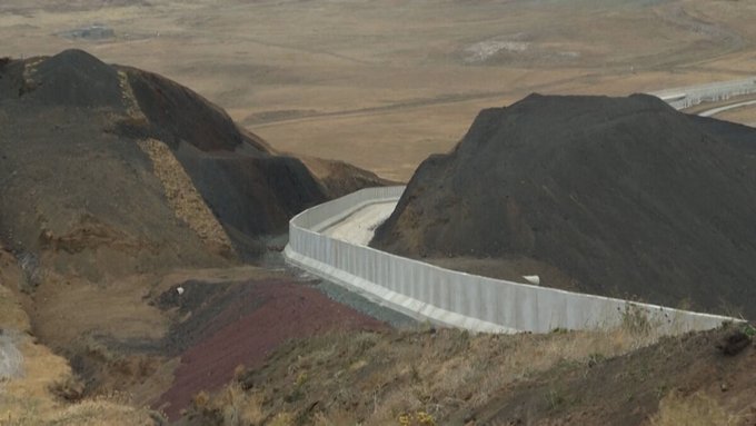 La Turquie construit en urgence un mur à sa frontière avec l’Iran pour bloquer l’afflux de migrants afghans
