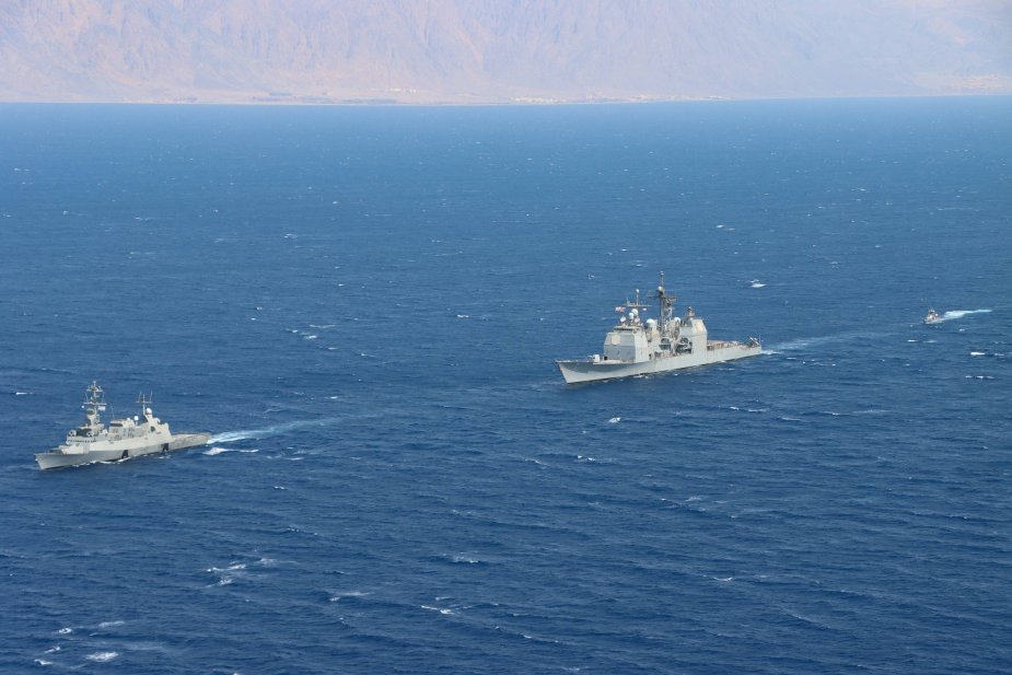 L’INS israélien d’Eilat et l’USS Monterey mènent une patrouille maritime bilatérale